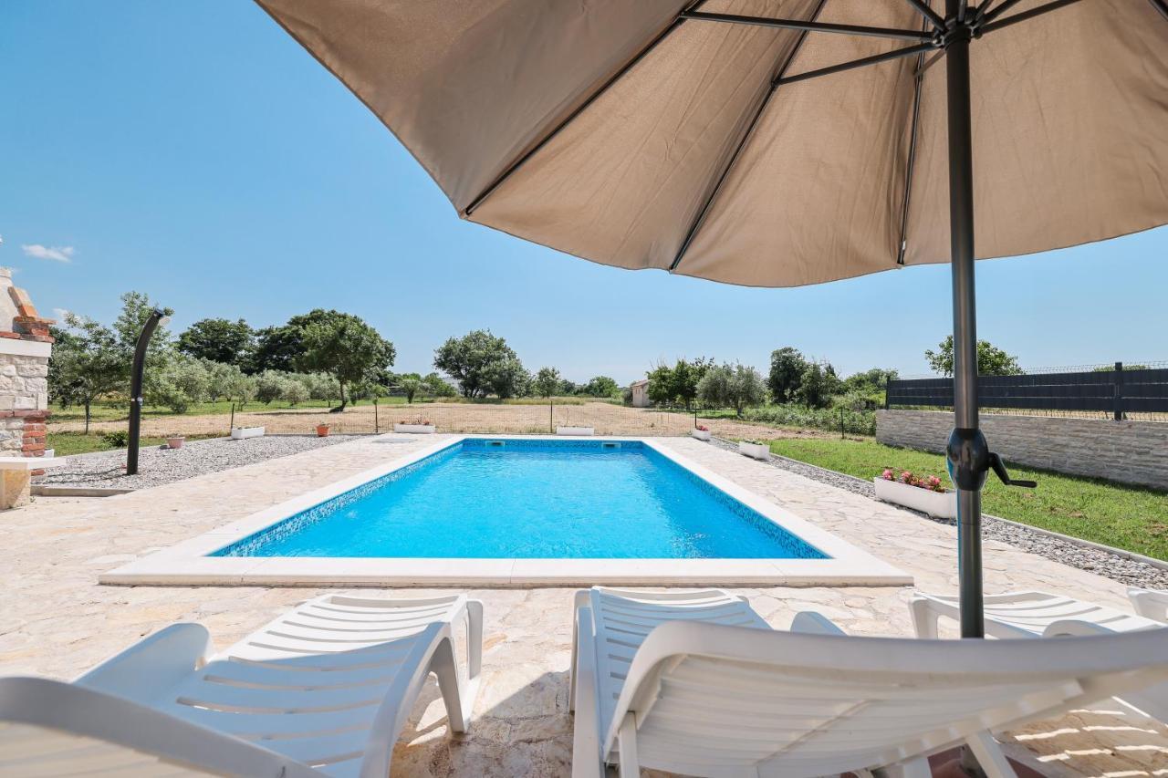 Villa Stone House With Pool Нин Экстерьер фото